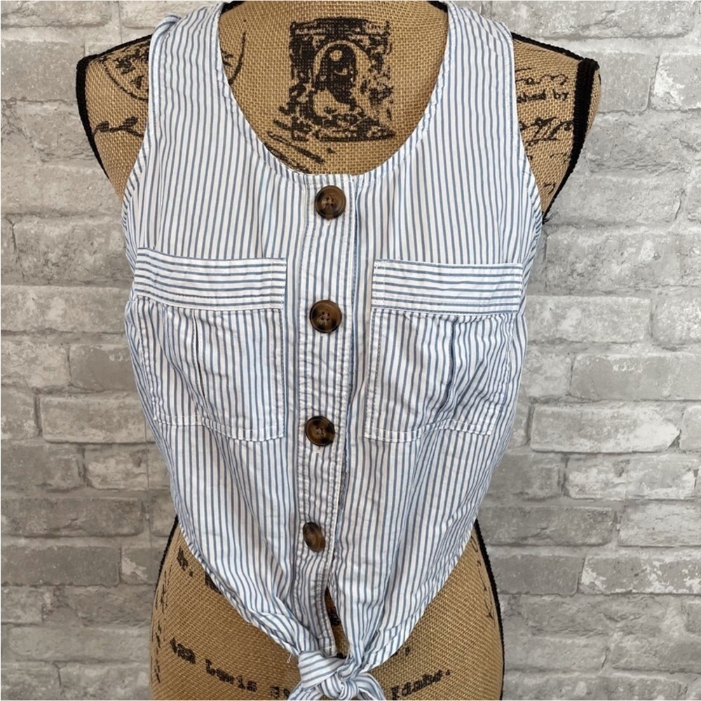 DEX Button Down Crop Tie Top